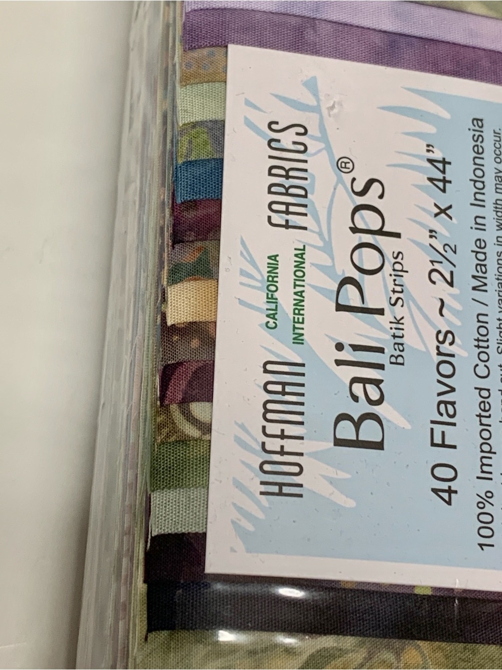 Hoffman Fabrics Bali Pops Zinfandel 40 Strips 2.5” x 44” Batik Fabric NWT - Picture 4 of 7